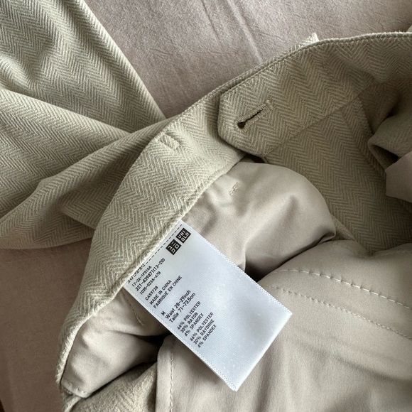 Brand new UNIQLO stretchy brushed pants - Picture 3 of 4